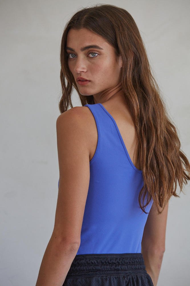 Seamless V-Neck Versatile Tank Top - Modish Maven Boutique