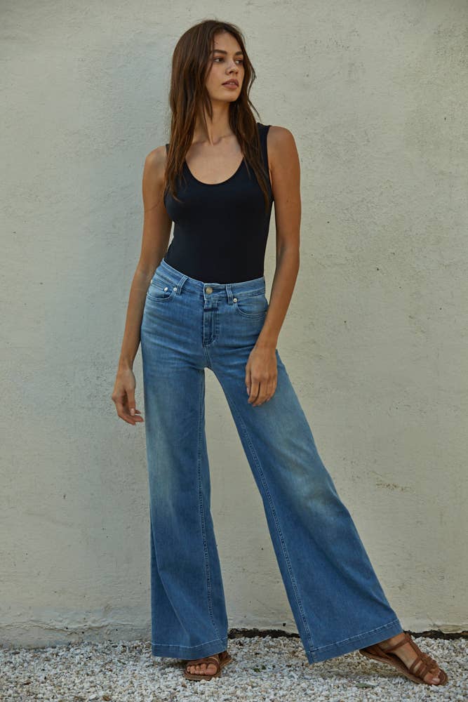 Seamless V-Neck Versatile Tank Top - Modish Maven Boutique